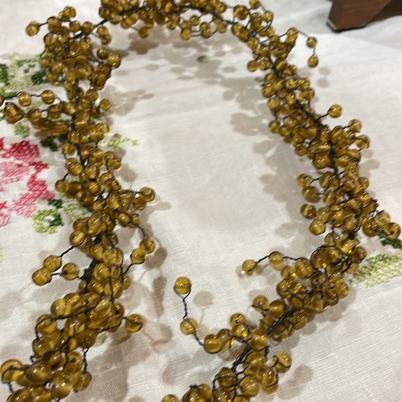 Gorgeous Yellow gold glass berry garland - Picture 2 of 7